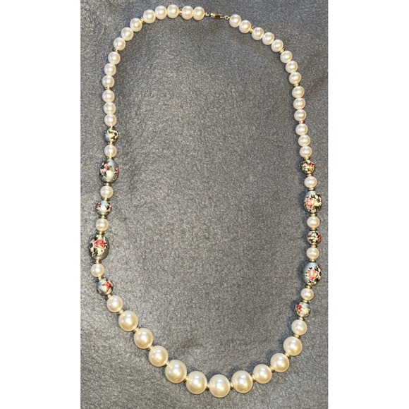 Vintage Jewelry - VTG Painted Floral Glass Beaded Necklace, Faux Pearls, graduated 28"